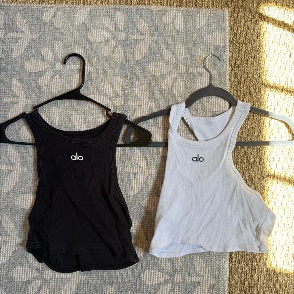 ALO Yoga Women’s Crop Top Tank - Black and Light Gray